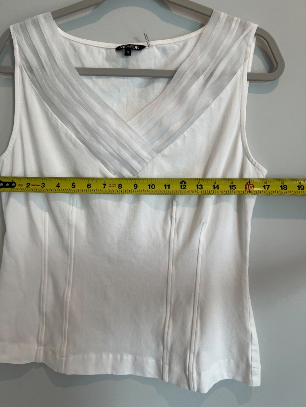 NIC+ZOE White Sleeveless V-Neck Pleated Shear Trim Tank Top Size Petite L - Picture 4 of 5